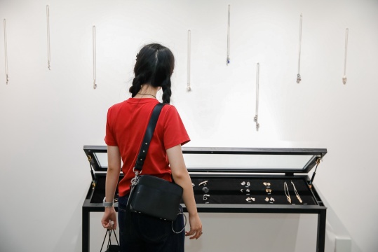 他让珠宝不止于美:陈鸣瑀如何在上海开启一场“触知觉”实验? 他让珠宝不止于美:陈鸣瑀如何在上海开启一场“触知觉”实验?