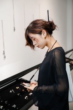 他让珠宝不止于美:陈鸣瑀如何在上海开启一场“触知觉”实验? 他让珠宝不止于美:陈鸣瑀如何在上海开启一场“触知觉”实验?
