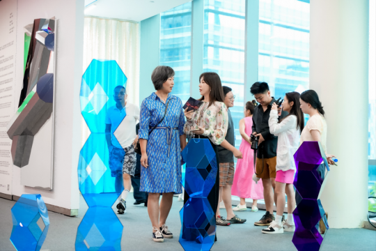 展览现场观众观展场景
 展览现场观众观展场景
