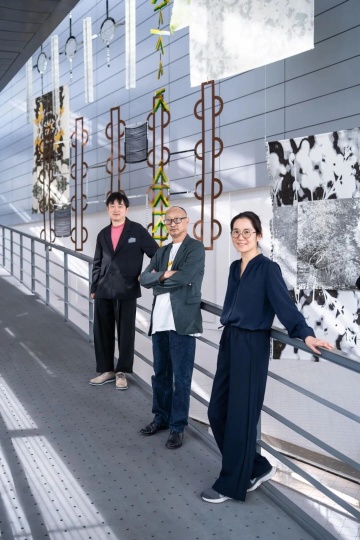 “艺文荟澳 2025” 策展团队成员：刘钢、冯博一、吴蔚

（从左至右）
