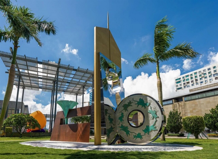 管怀宾，坂口宽敏，金相年（中国、日本、韩国） 《时间塔》

950×700×1200cm  青铜、不锈钢、耐候钢、铝、大理石 2025
