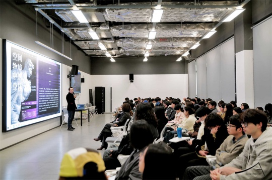 X美术馆馆长尤洋
