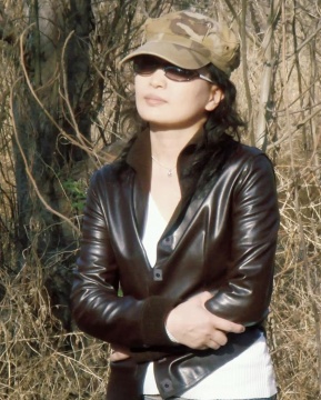 《辉光涌流》曾晖个展｜坚韧的破碎之花