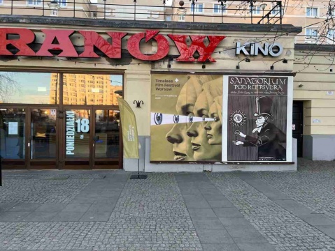 2023年，安杰伊·克里莫夫斯基再度与多年好友奎氏兄弟合作，为其执导的动画电影《沙制时镜下的疗养院》（Sanatorium Pod Klepsydrą）设计电影海报
