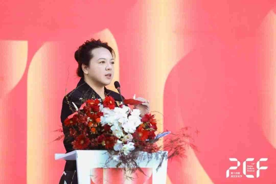 福建省女企业家商会会长、融汇集团总裁、桂湖美术馆发起人黄丹青致辞
