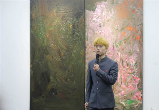 跨越音乐、视觉艺术两界的年轻艺术家、本次展览的作者&nbsp; 萧恒先生
