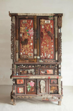 修饰学的家具·向赖功曹师傅致敬

孔德林

装置（木质老家具+雕板+线装书+老照片+油画等）

108×65×188&nbsp;cm

2016

&nbsp;
