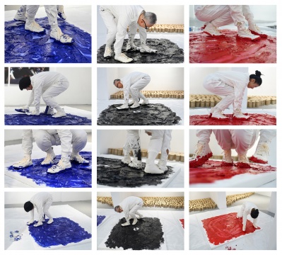 《爬行动物》行为油画创作现场
