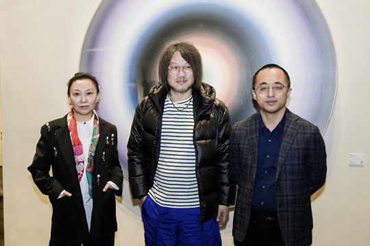 策展人郭小力 艺术家颜磊 策展人杜曦
