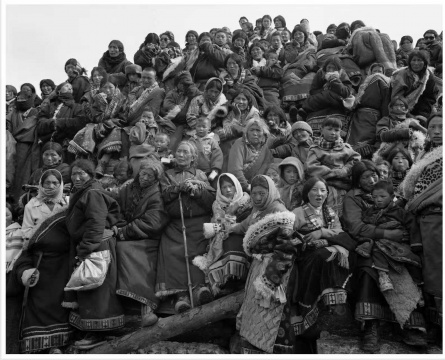 冯建国 《大法会的观众》&nbsp;70×90cm 明胶银盐 2001
