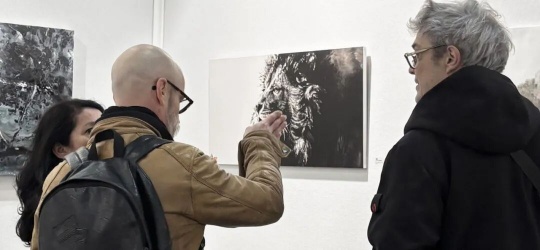 巴黎回声：张肇达水墨“醒狮”展示东方哲思