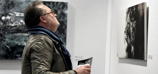 巴黎回声：张肇达水墨“醒狮”展示东方哲思