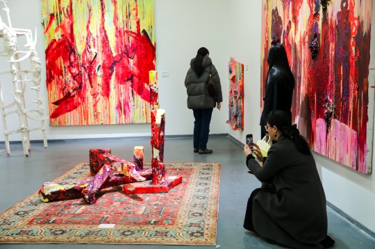 主玛・以赛尔曼「元响」个展北京启幕 以声破壁 作一击社会迷茫的意识醒棍