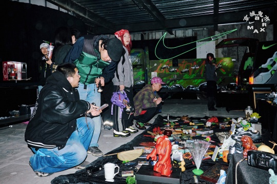 00后策展人把鬼市搬进798：与56位创作者，4晚限时“共创”