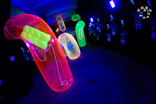 00后策展人把鬼市搬进798：与56位创作者，4晚限时“共创”