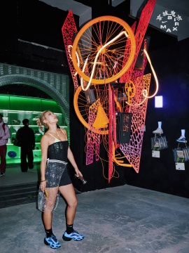 00后策展人把鬼市搬进798：与56位创作者，4晚限时“共创”