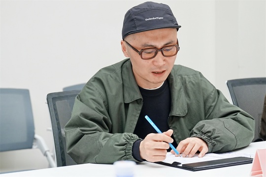 “声音与形状：实验艺术展”单元（二）“诗的蒙太奇”艺术家代表贾靖
