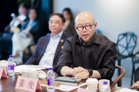 姜俊
独立策展人、艺术评论家
