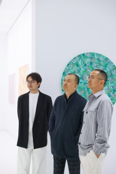 画屏艺术空间开幕彭博个展“之间”，在靠近与偏离之间，看见未完成的美