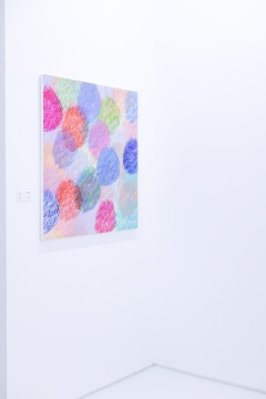 画屏艺术空间开幕彭博个展“之间”，在靠近与偏离之间，看见未完成的美