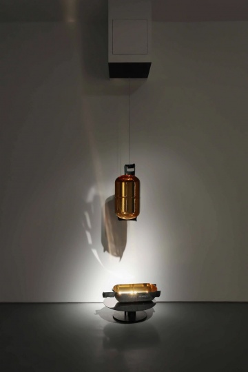 张培力 《煤气瓶》 机械装置 2025

“仅存的诗意”展览现场 海上世界文化艺术中心
