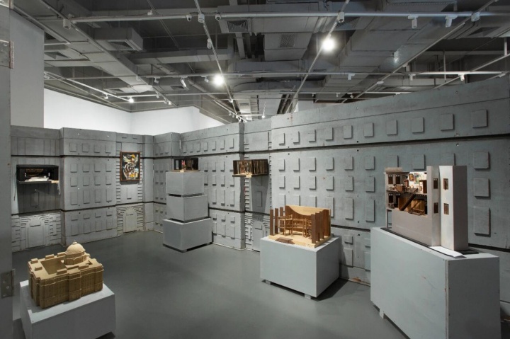 沈远、黄永碄、黄永磲、黄永碤、黄永砅、黄永磐

《模具/空间》

533×575×372 cm&nbsp;多种材料 2025
