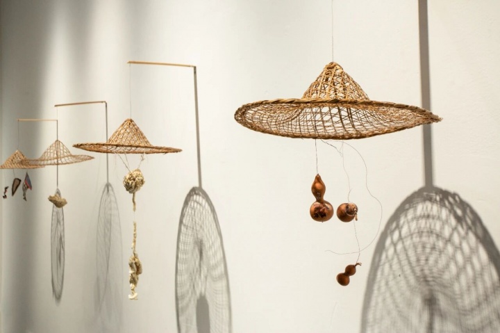 沈远《帽影》

尺寸可变&nbsp;多种材料 2015
