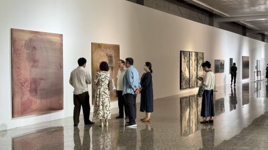 30多位艺术家作品汇聚敦煌，开启一场关于绘画当代与未来的思辨