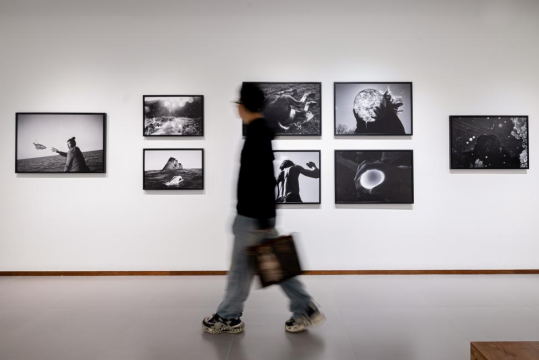 溯源摄影原点，尼埃普斯奖七位得主群展“暗箱”沈阳开展