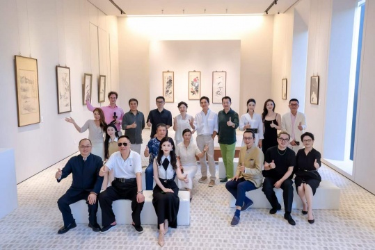 宸园139藏家俱乐部启幕仪式现场

&nbsp;

